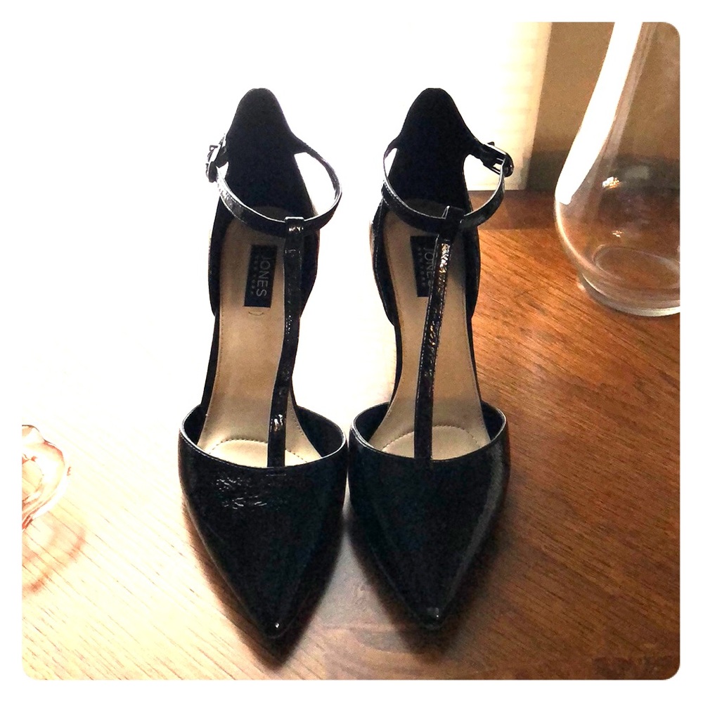 Jones Black Heel